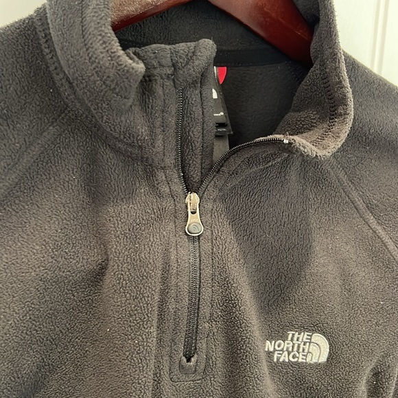 North Face 1/4 Zip - Picture 4 of 7